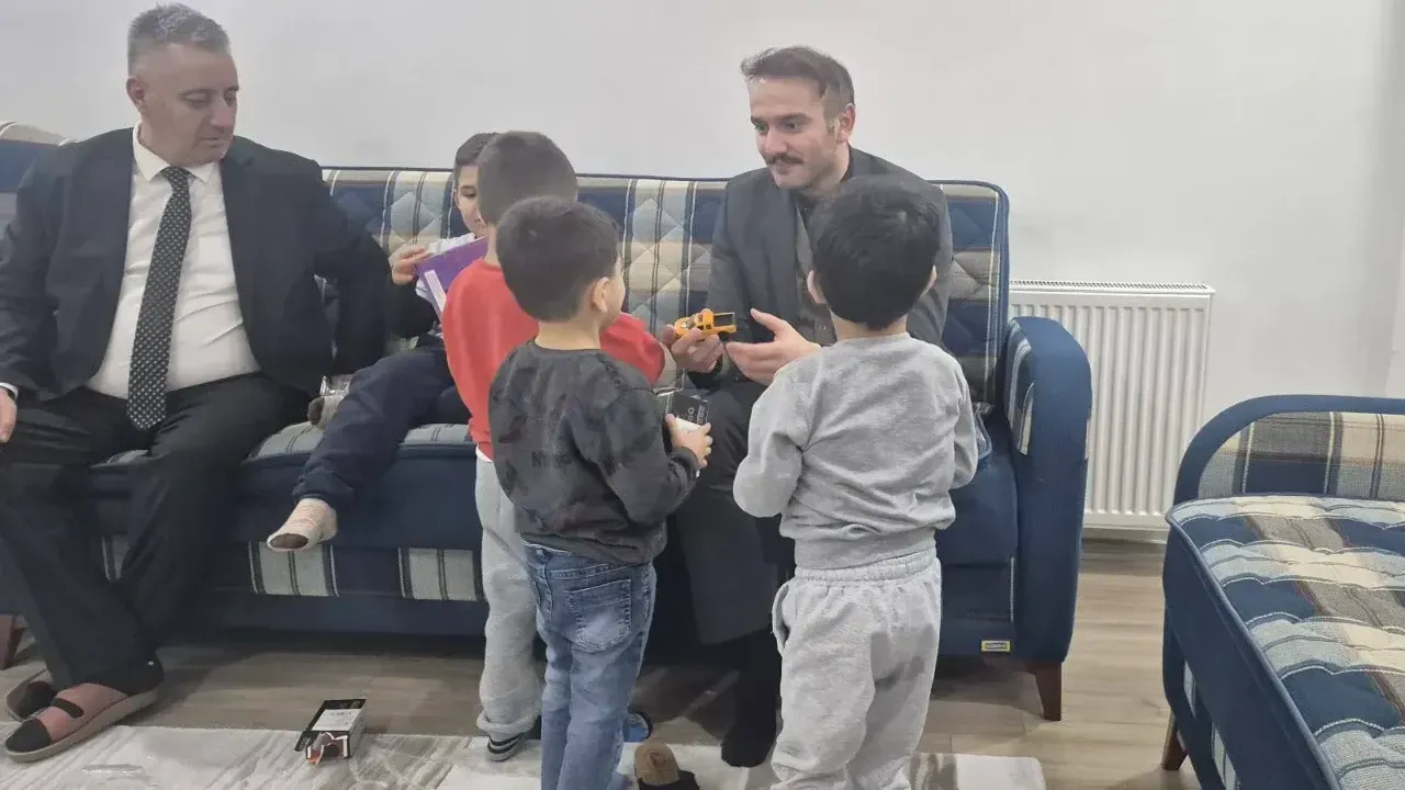 Yozgat Aile ve Sosyal Hizmetler İl Müdürü Alper Alp, çocuk