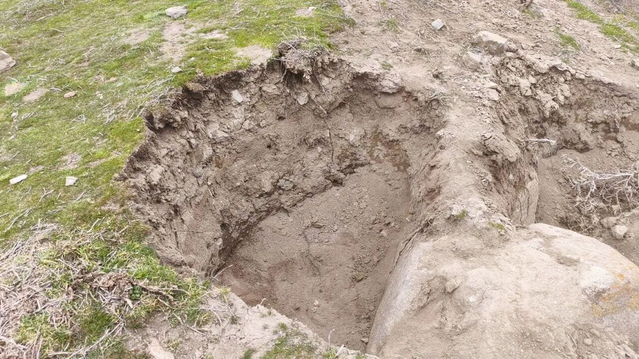 Yozgat'ta jandarma ekipleri, kaçak kazı yapan 5 kişiyi suçüstü yakaladı