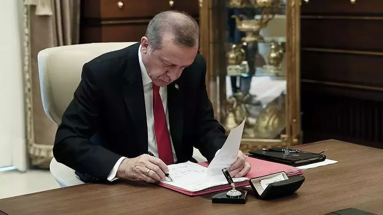Cumhurbaşkanı Recep Tayyip Erdoğan’ın imzasıyla yayımlanan Resmi Gazete kararlarında, 7
