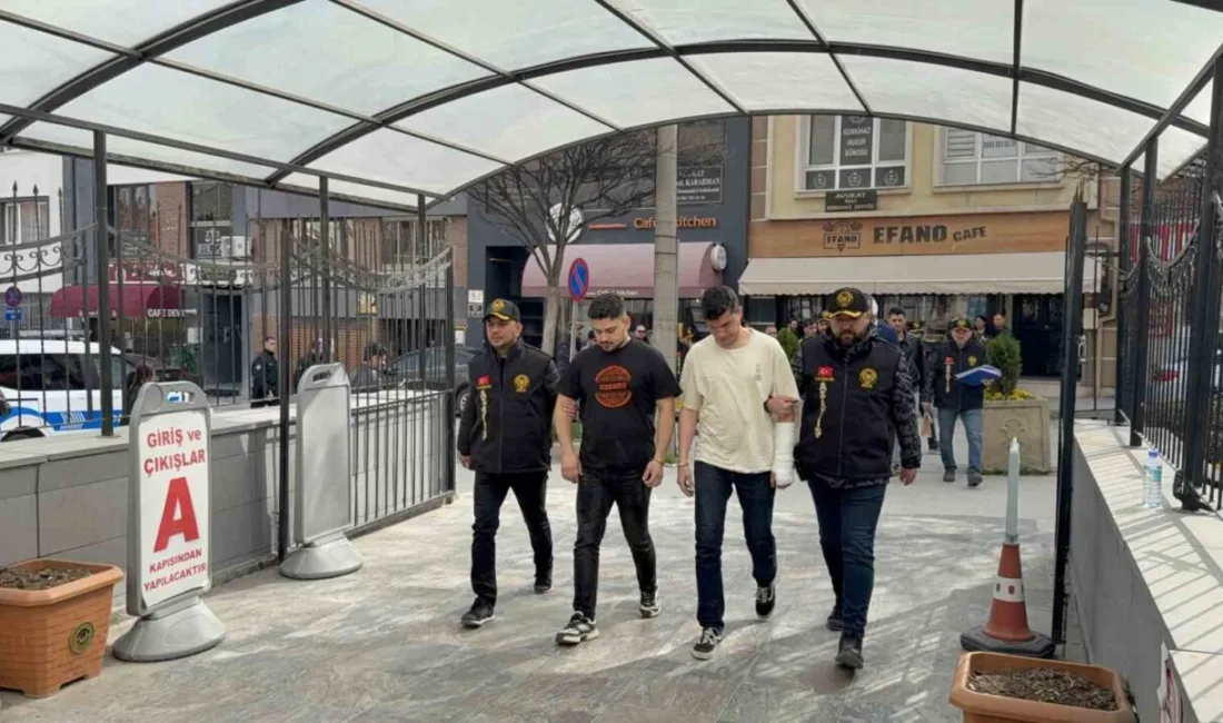 Bir kavgada bıçaklanan bir kişi ve darp edilen dört kişi