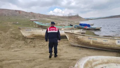 Yozgat'ta iç sularda av yasağının başlamasıyla Gelingülü Barajı'nda denetimler sıklaştırıldı.