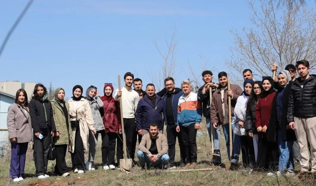 Yozgat Meslek Yüksekokulu'nda, çevre bilincini artırmak amacıyla ağaç dikme etkinliği