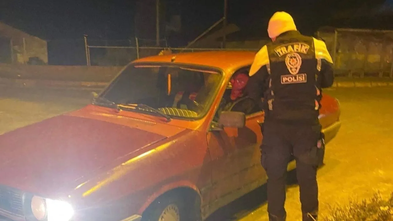 Yozgat'ın Yenifakılı ilçesinde Narkoalan Projesi kapsamında yapılan denetimlerde 15 şahıs