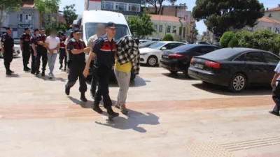 Aydın'da, Jandarma ekipleri tarafından gerçekleştirilen yasadışı bahis operasyonunda yakalanan 8