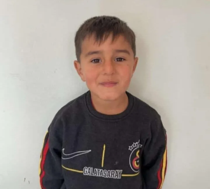 Şanlıurfa'nın Ceylanpınar ilçesinde kaybolan 5 yaşındaki Miraç İdikurt, evlerinin damında