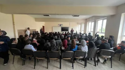 Yozgat Aydıncık İlçe Jandarma Komutanlığı, Baydiğin Ortaokulu'nda 154 öğretmen ve