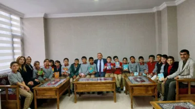 Kadışehri'nde “Okuyorum, Anlatıyorum” projesi çerçevesinde, Şehit Yasin Yoldaş İlkokulu'nda kitap