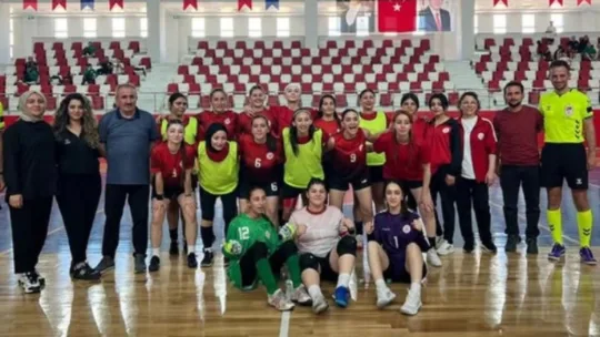 Yozgat Gençlik ve Spor İl Müdürlüğü’ne bağlı kız futsal takımı,