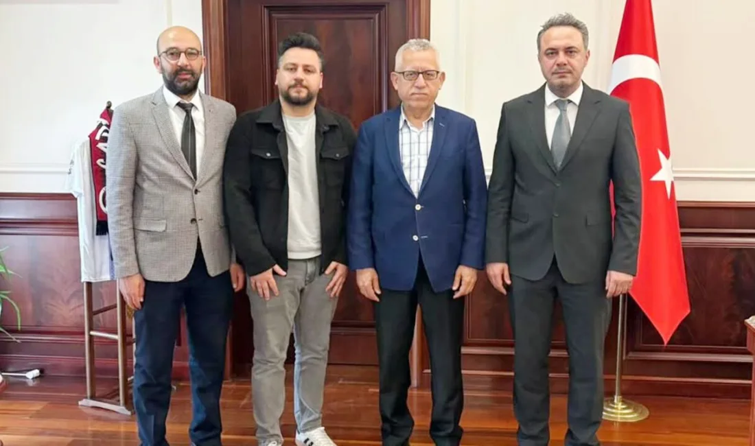 Yozgat Eczacı Odası yönetimi, Belediye Başkanı Kazım Arslan ile bir