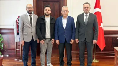 Yozgat Eczacı Odası yönetimi, Belediye Başkanı Kazım Arslan ile bir