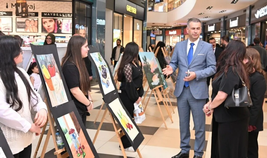 Nida Tüfekçi Güzel Sanatlar Lisesi resim bölümü öğrencilerinin eserleri Yozgat