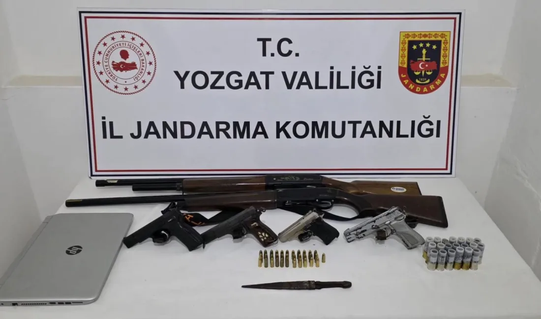 Yozgat'ta Jandarma Komutanlığı, silah ticareti yapan şahıslara yönelik gerçekleştirdiği operasyonda