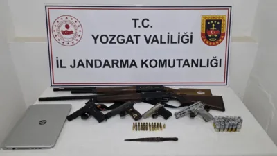 Yozgat'ta Jandarma Komutanlığı, silah ticareti yapan şahıslara yönelik gerçekleştirdiği operasyonda