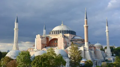 İstanbul'da cuma namazı saatinin kaçta kılınacağı merak ediliyor. 9 Temmuz