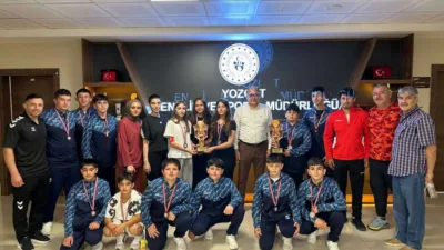 Kayseri'de düzenlenen Mas Güreşi Türkiye Şampiyonası'nda Yozgatlı sporcular, Yıldız Kadınlar