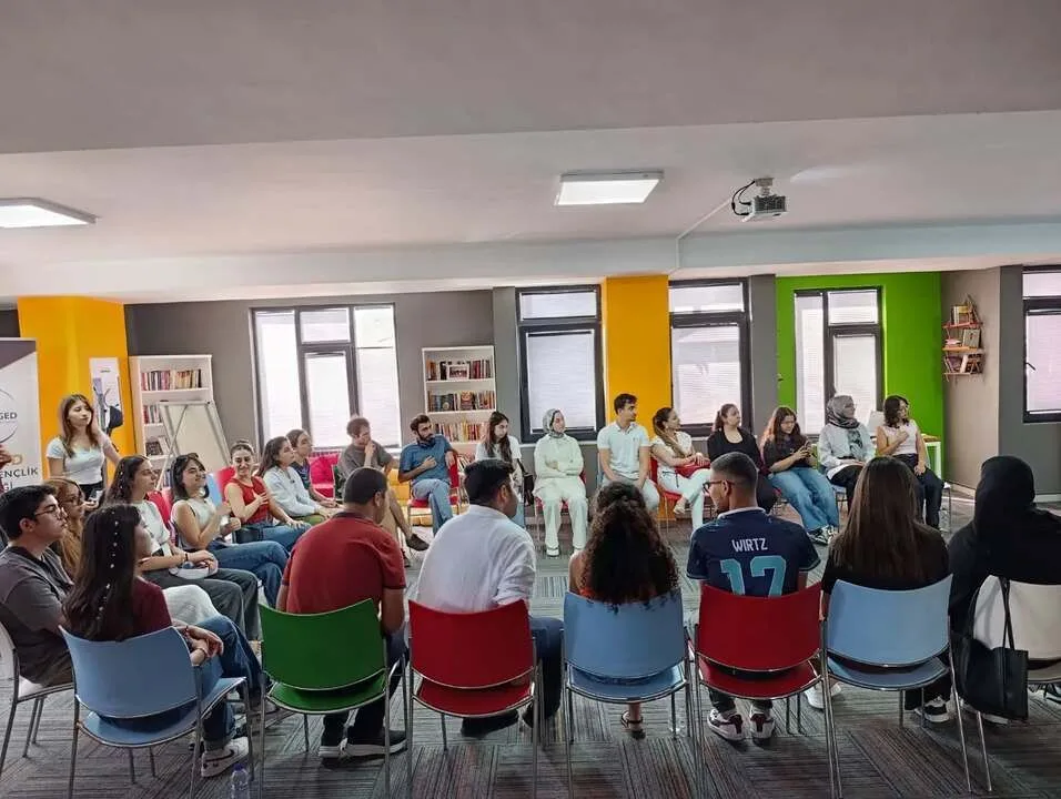 SORGED Sorgun’da Gençlere İlk Yardım Eğitimi Verildi Sorgun Gençlik Derneği ve Sorgun İlçe Sağlık Müdürlüğü iş birliğiyle